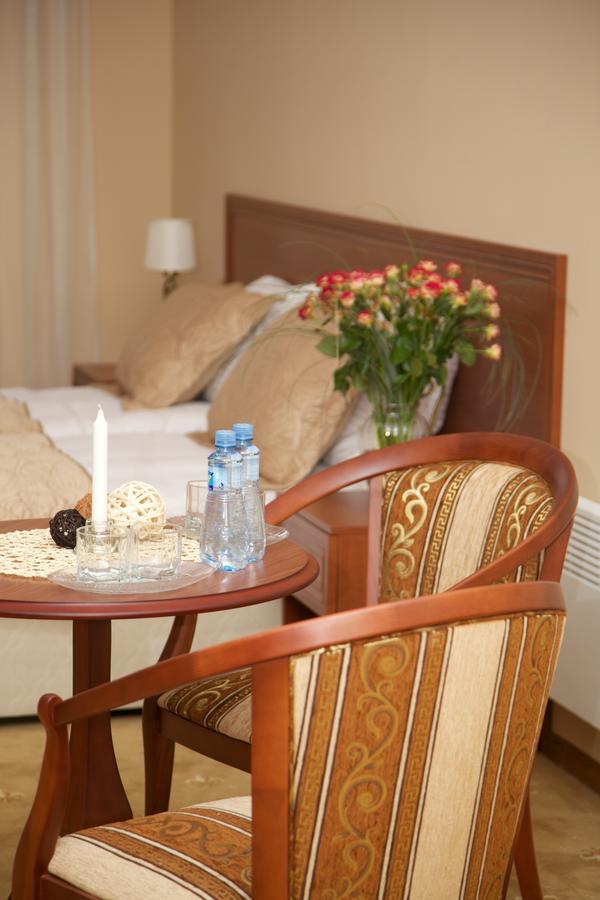 Dioskuria Hotel Soechoemi Buitenkant foto