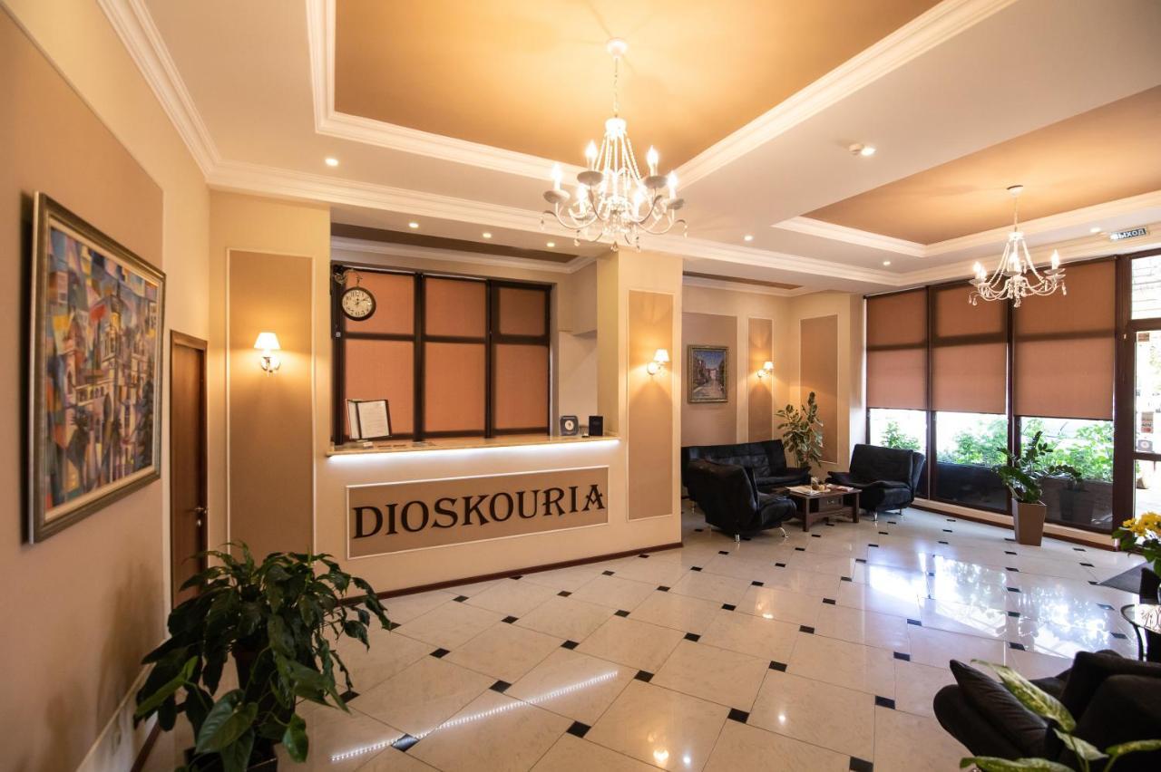 Dioskuria Hotel Soechoemi Buitenkant foto